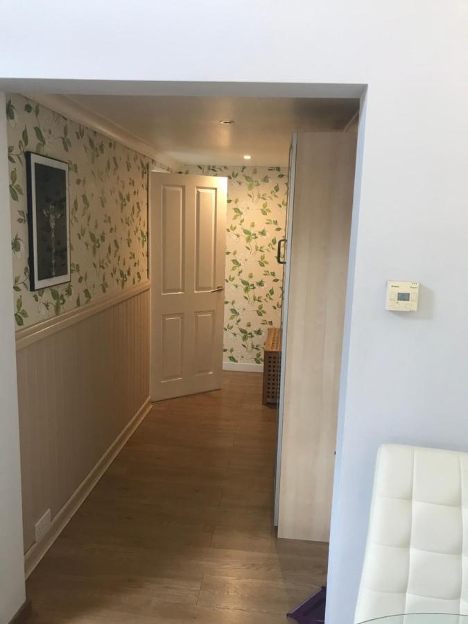 The Annex Apartment Is On Cheddar Bridge Apartments Eksteriør billede